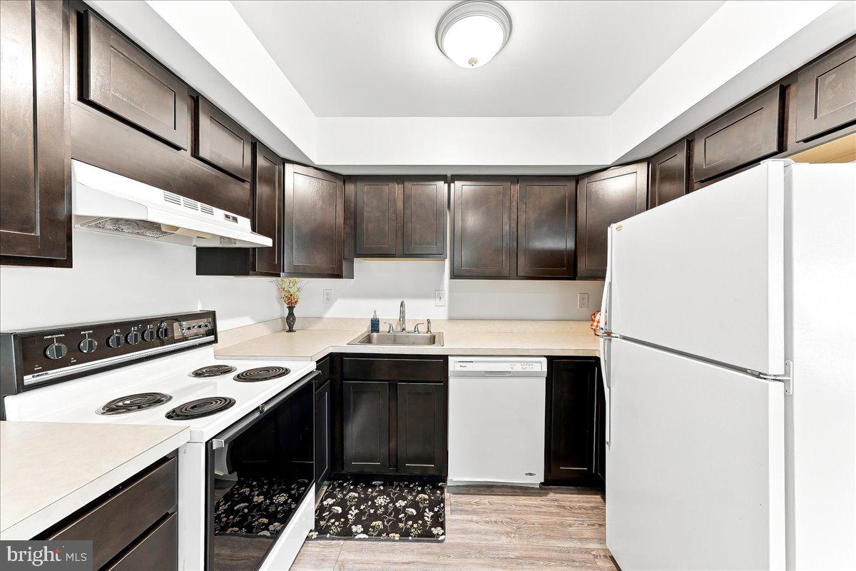 5200 Hilltop Dr #j11 Property Photo 9