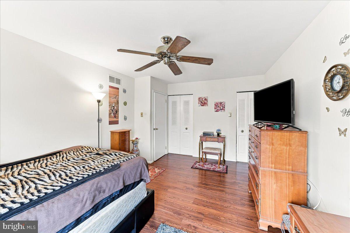 5200 Hilltop Dr #j11 Property Photo 16