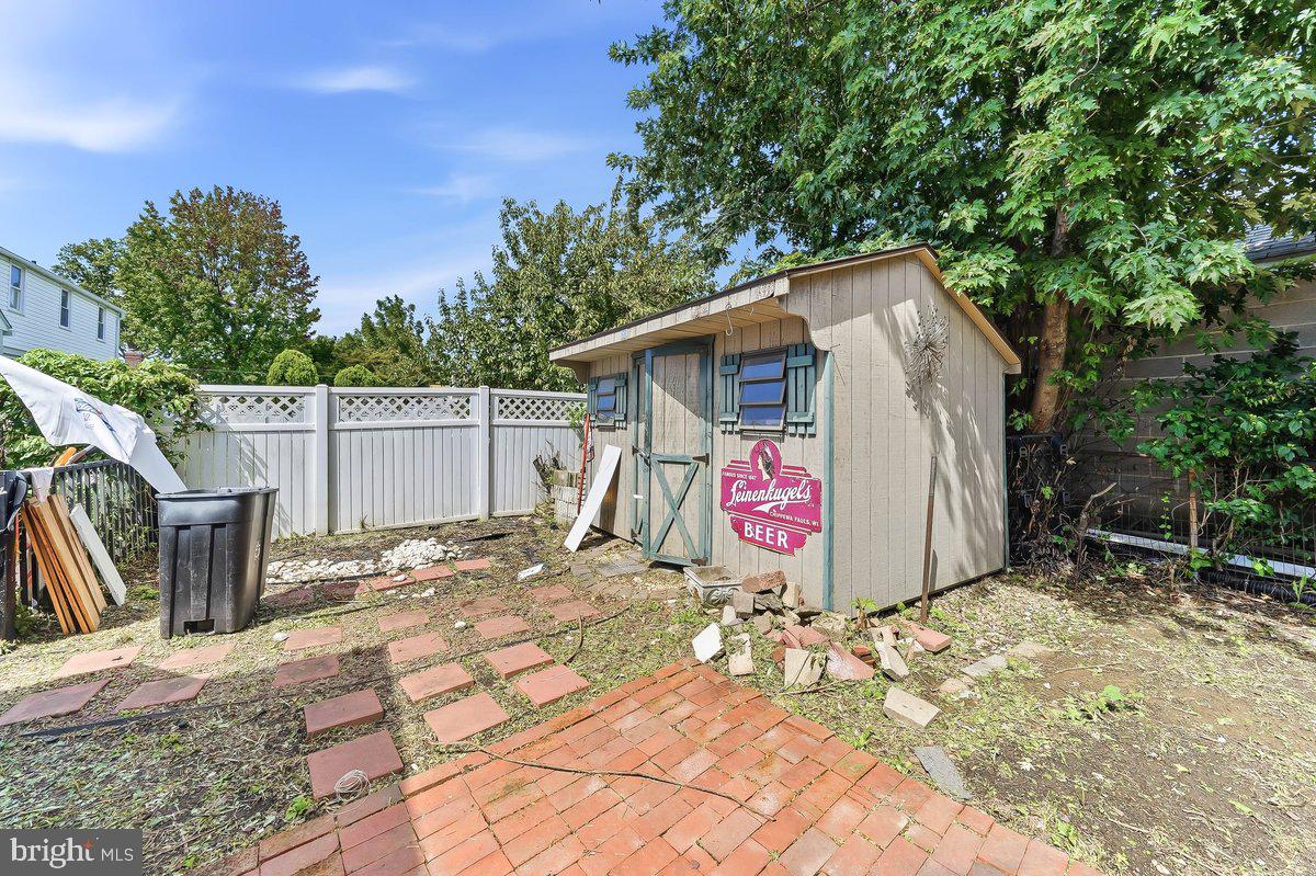 426 Folsom Ave Property Photo 5