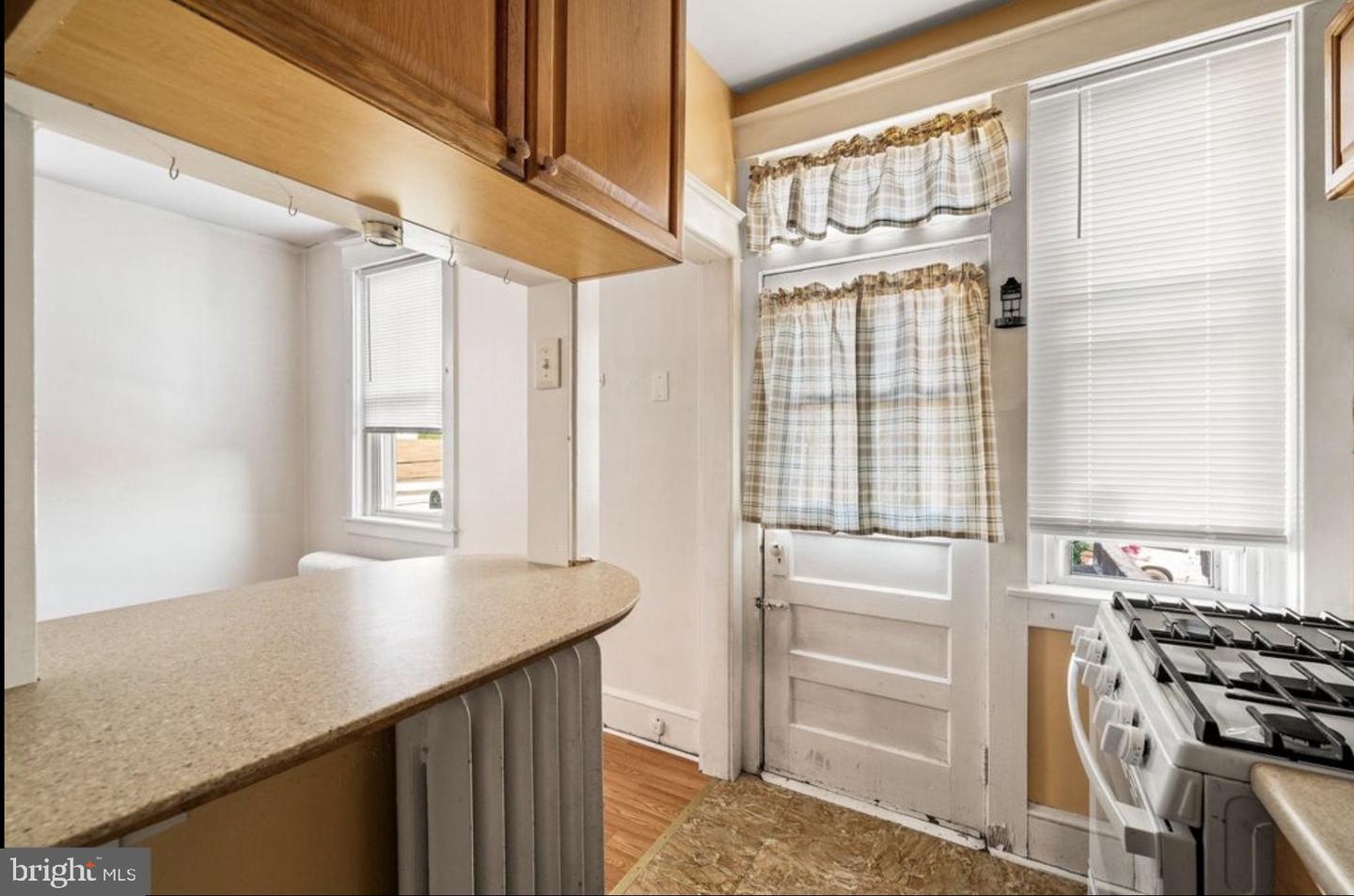 139 E PLUMSTEAD AVE #B Property Photo 1
