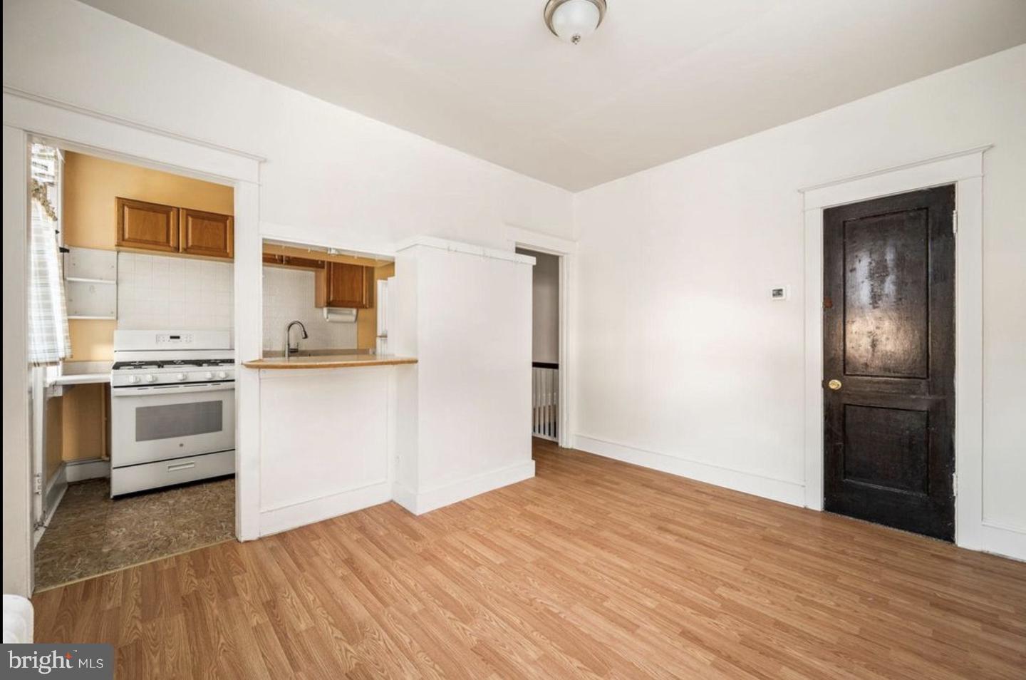 139 E Plumstead Ave #b Property Photo 4