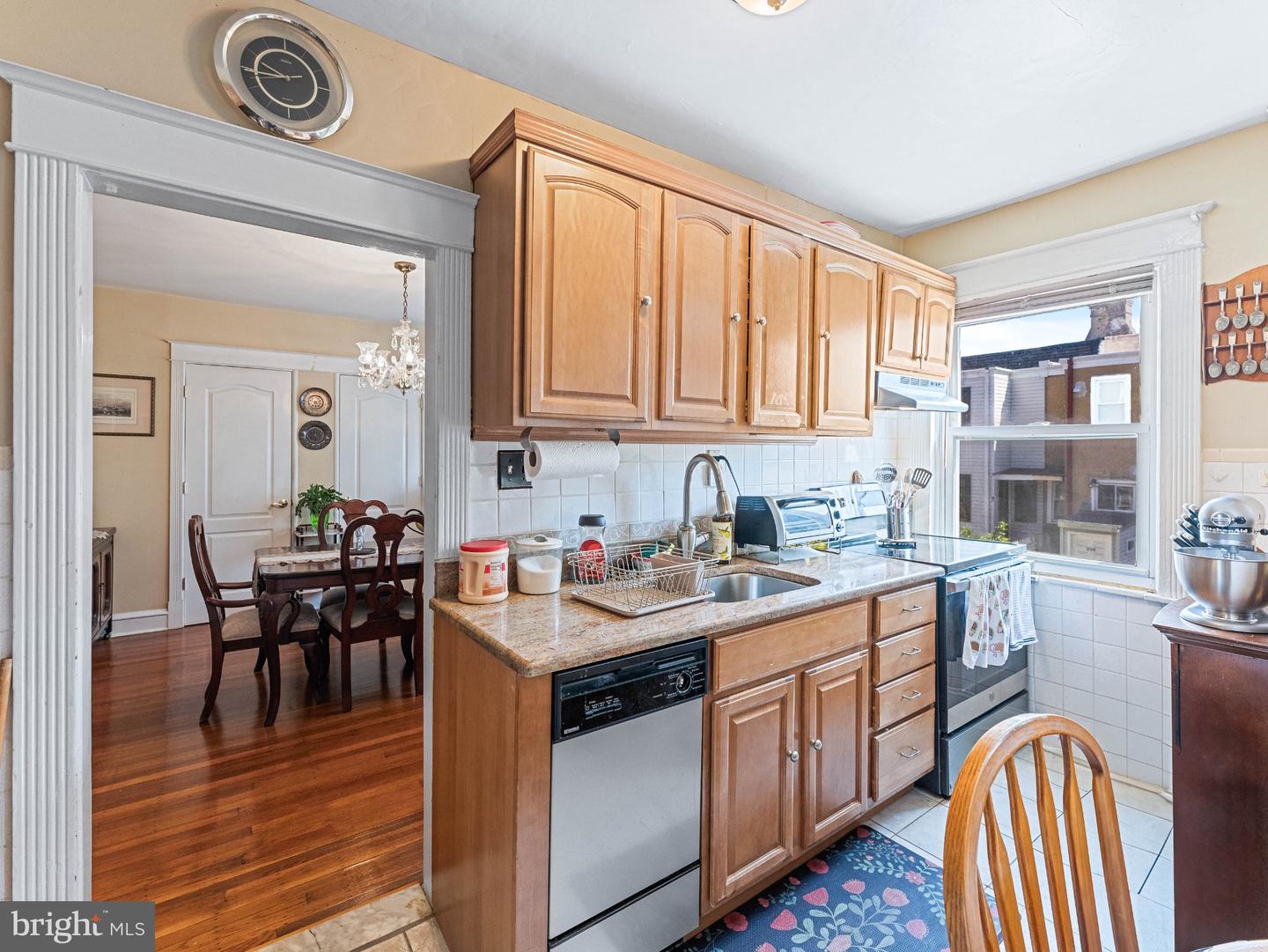 257 Long Ln Property Photo 7