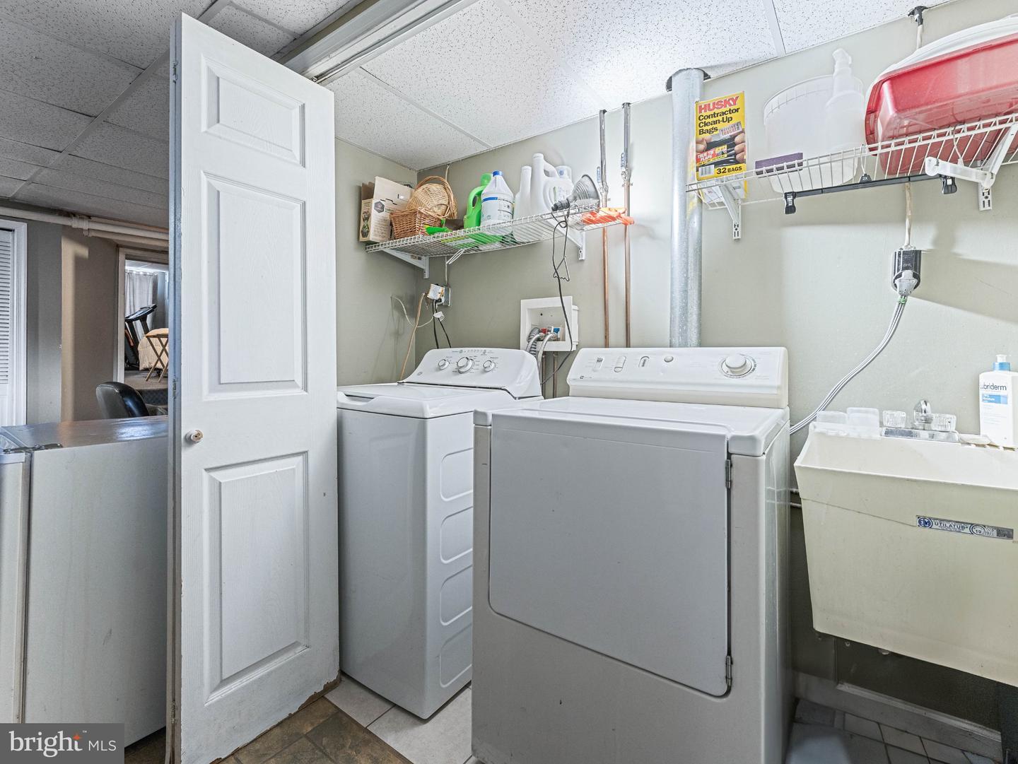 257 Long Ln Property Photo 10