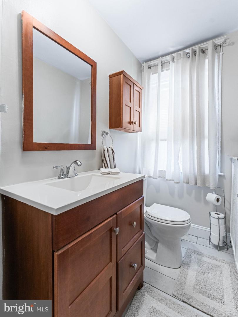 257 Long Ln Property Photo 18
