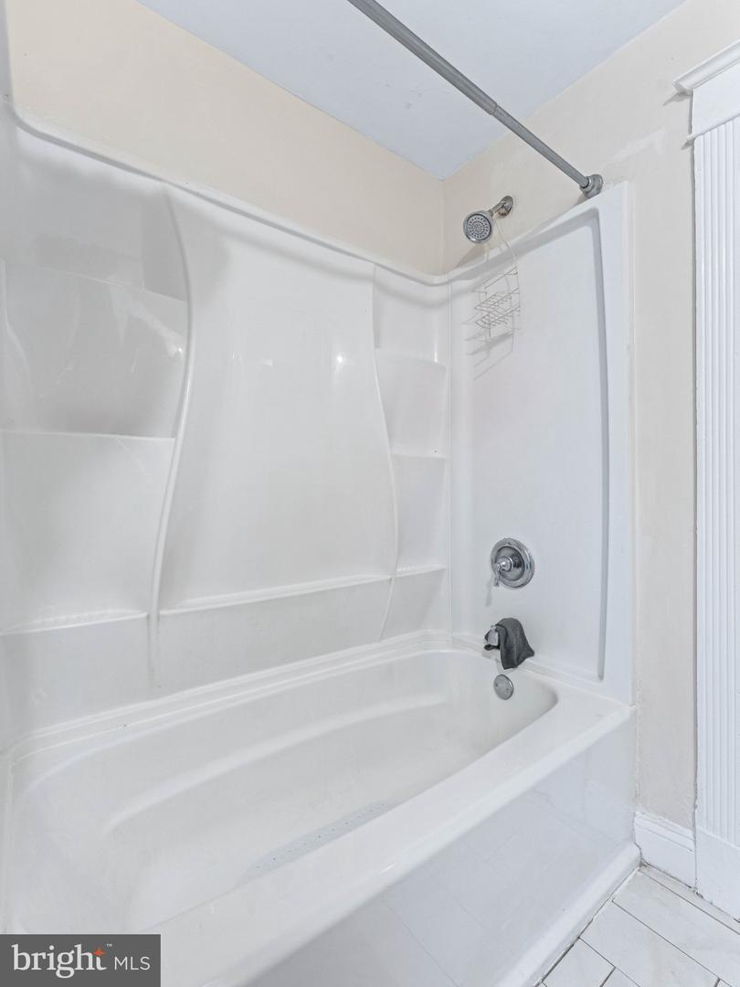 257 Long Ln Property Photo 30