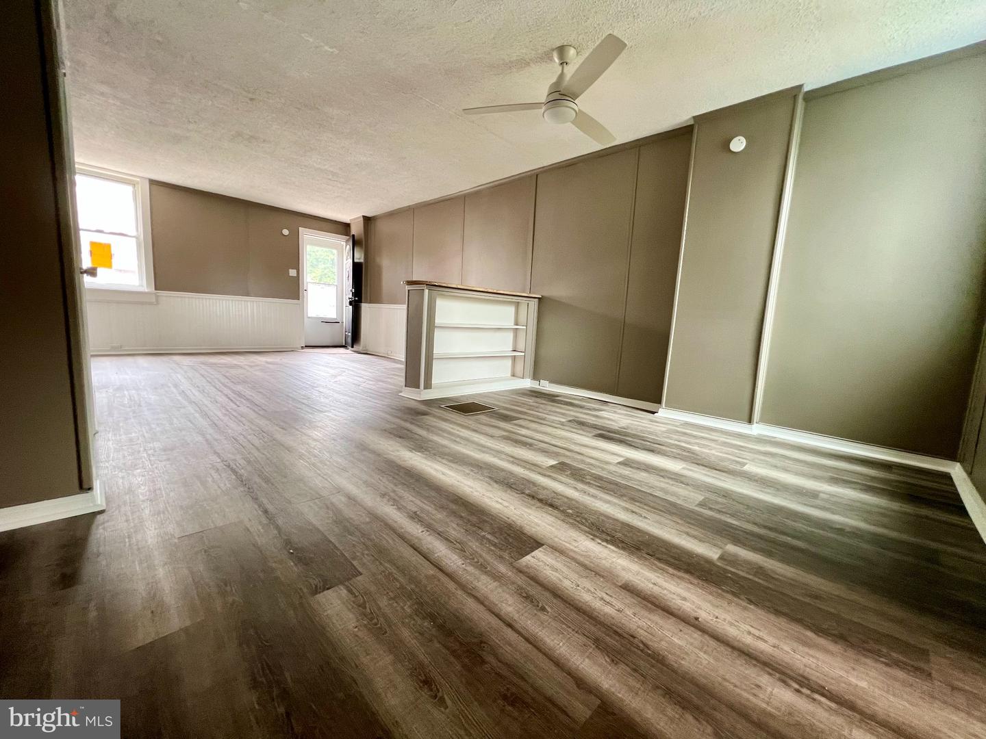 16 3rd St Property Photo 14