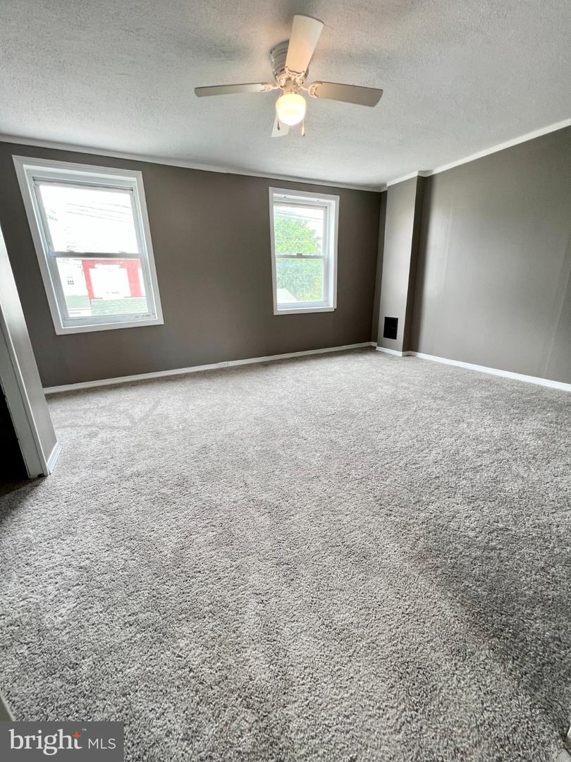 16 3rd St Property Photo 17