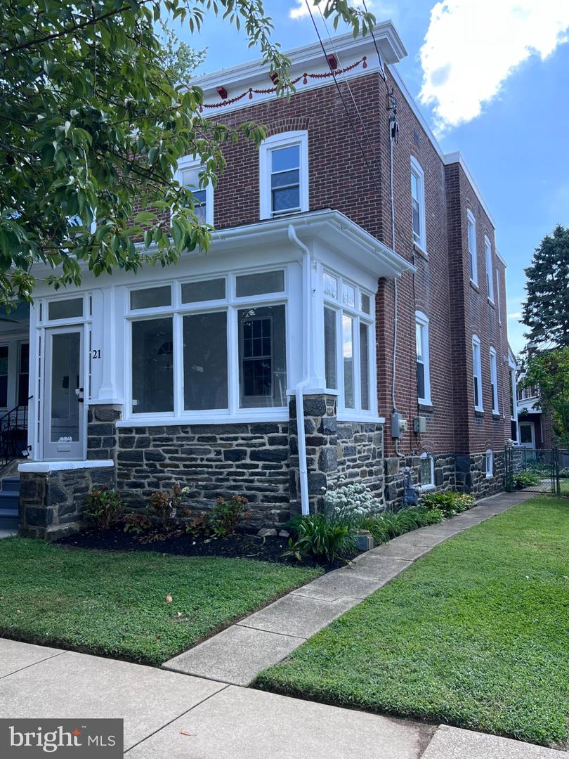 21 W Langhorne Ave Property Photo 2