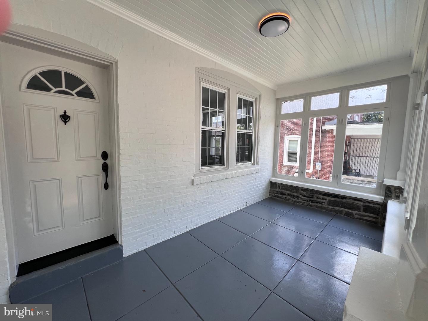 21 W Langhorne Ave Property Photo 6