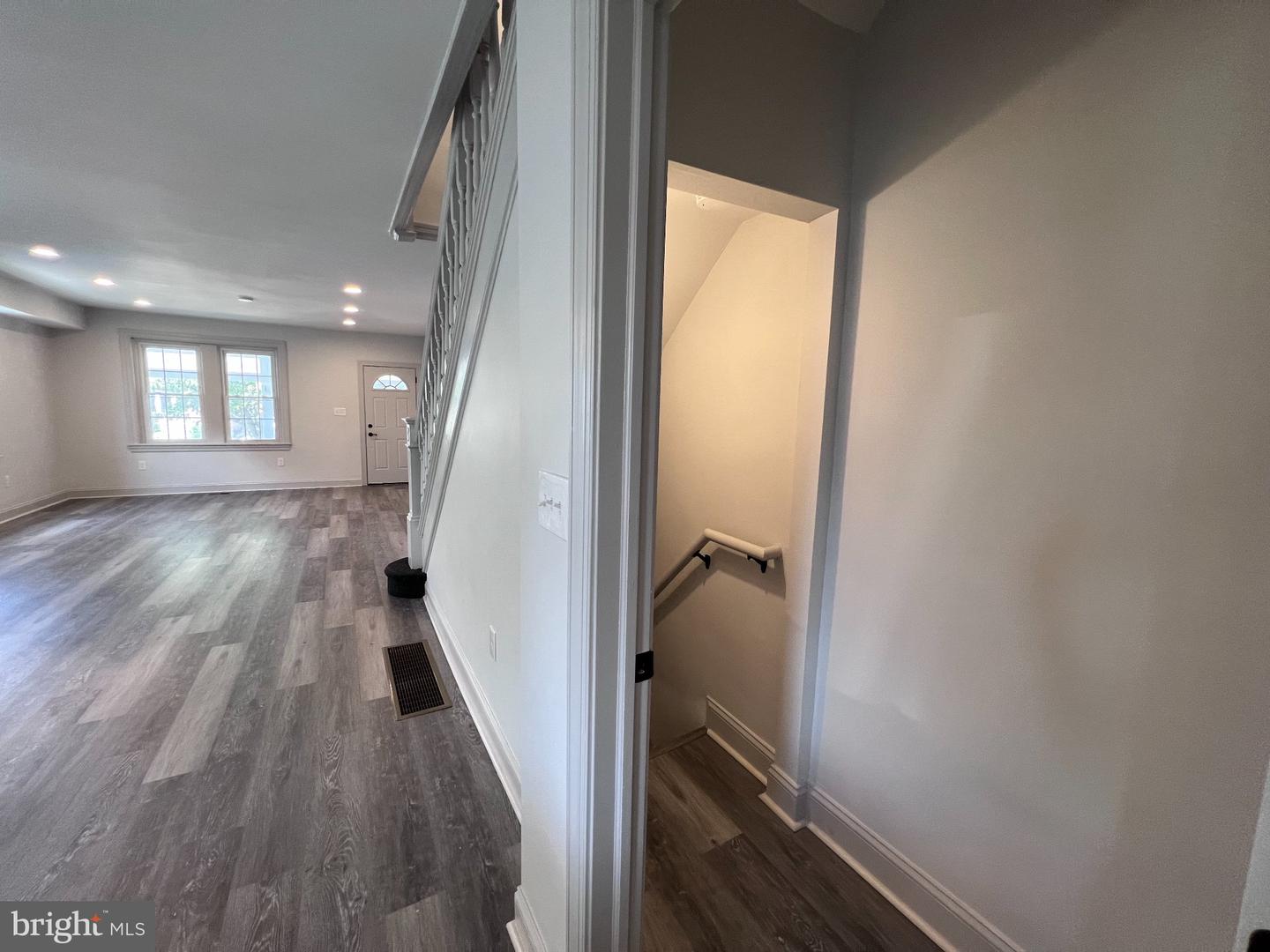 21 W Langhorne Ave Property Photo 15