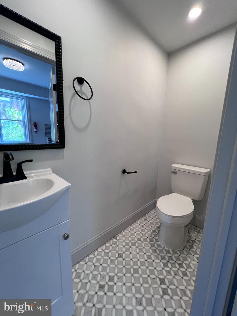 21 W Langhorne Ave Property Photo 16