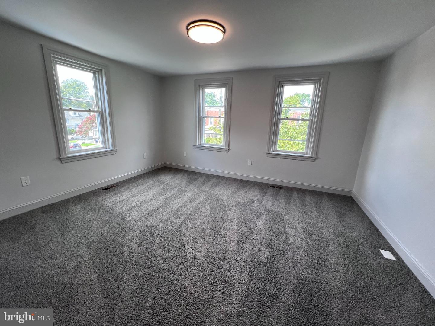 21 W Langhorne Ave Property Photo 22
