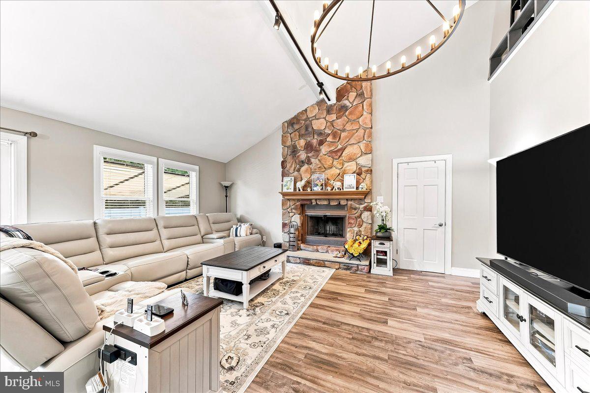 2 Paxon Cir Property Photo 3
