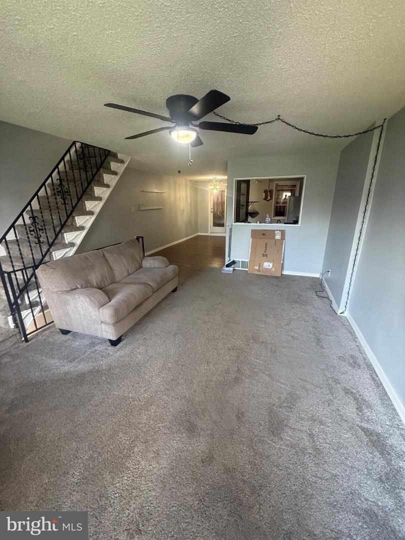 874 Taylor Dr Property Photo 2