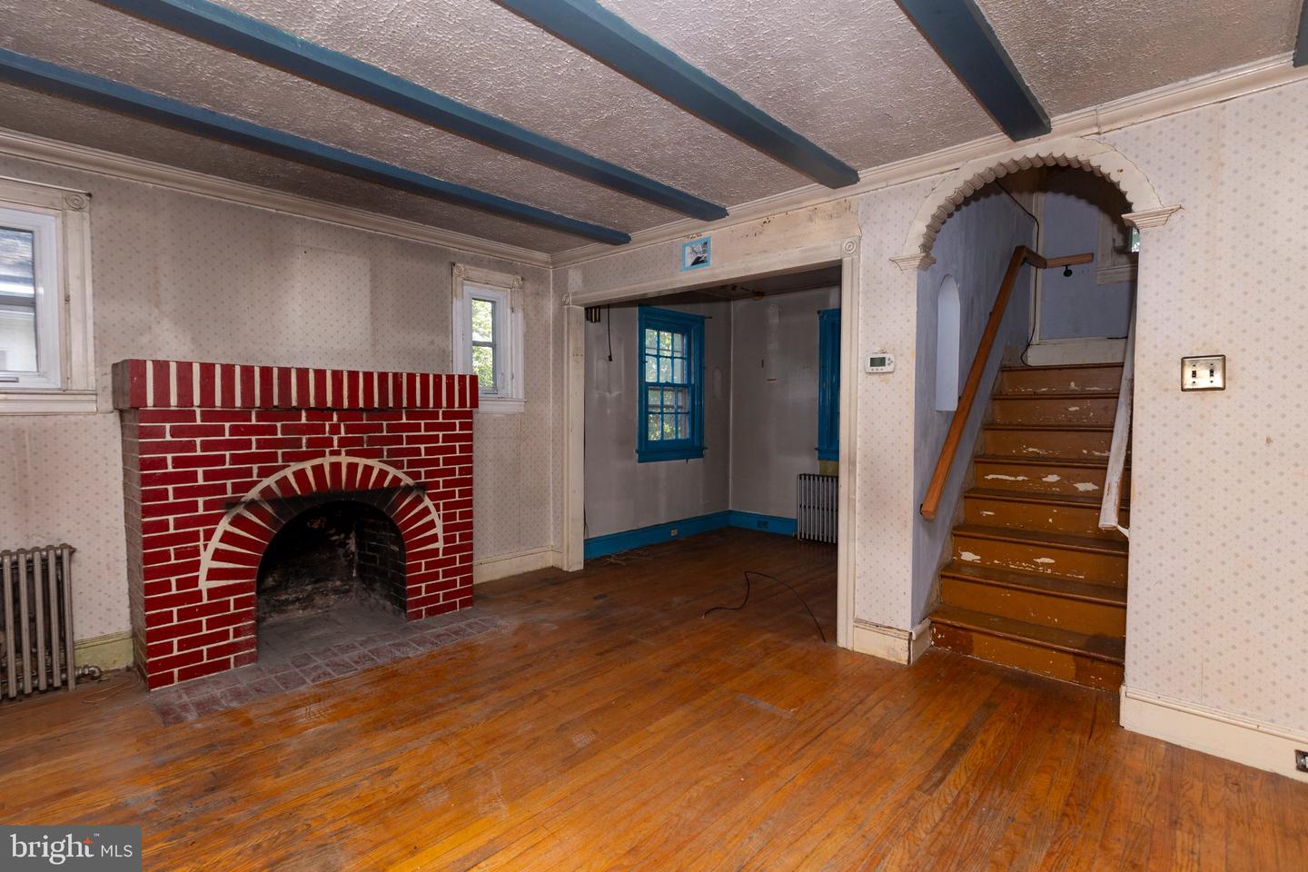1504 Delmont Ave Property Photo 7