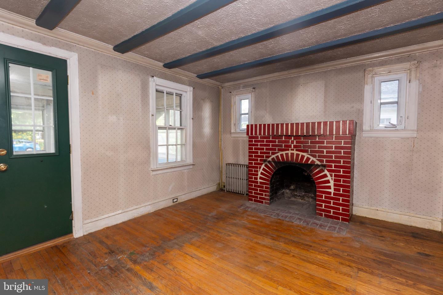 1504 Delmont Ave Property Photo 9