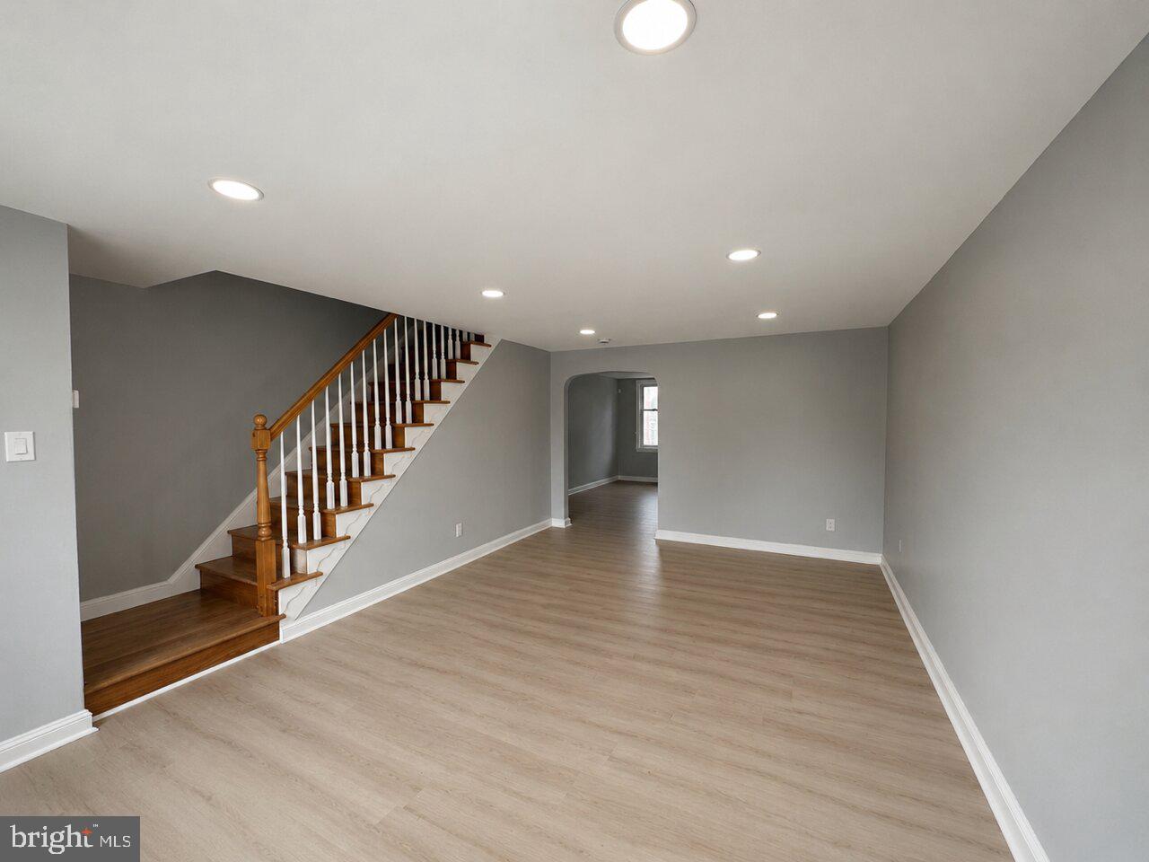 1123 Tremont Dr Property Photo 3