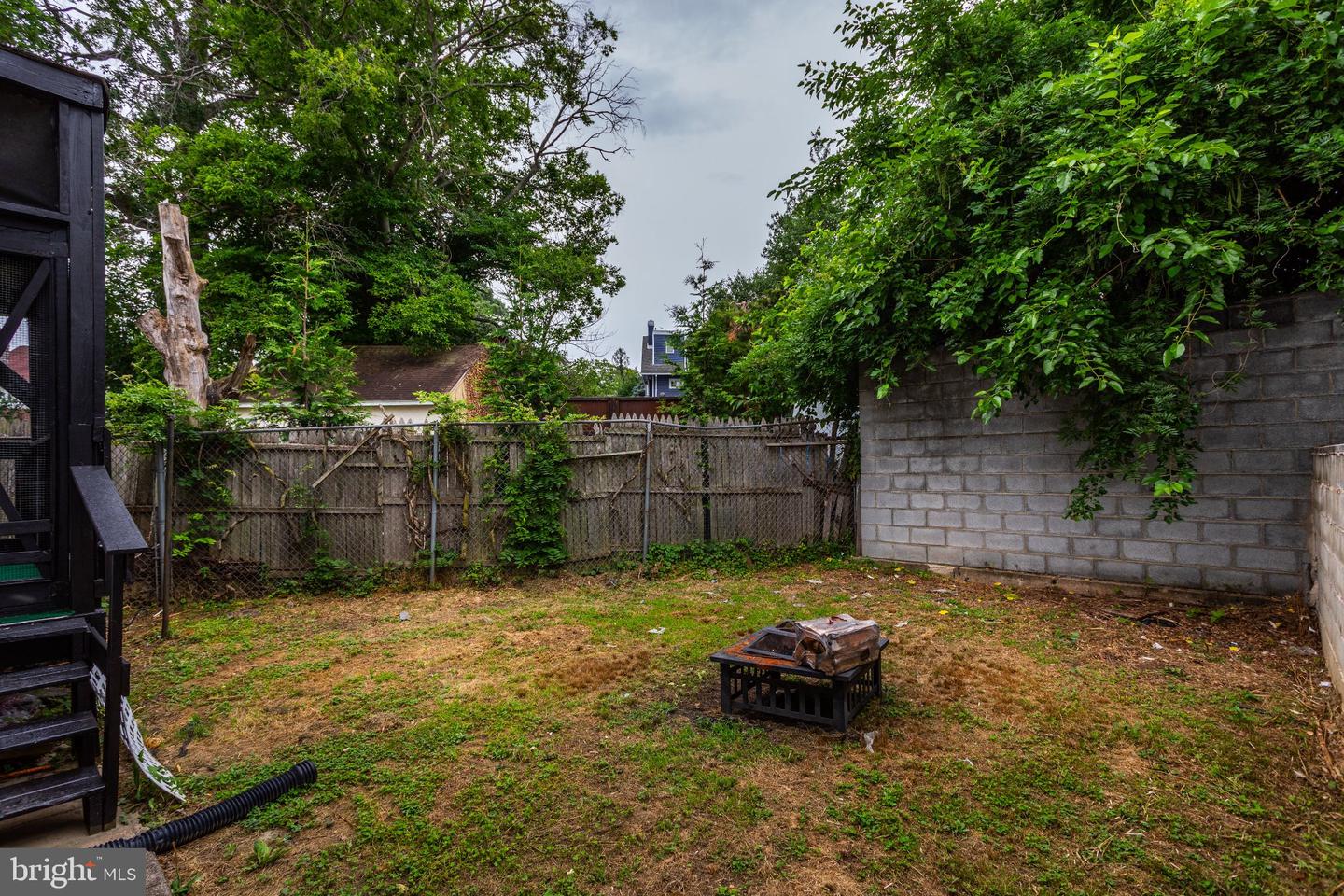 552 Larchwood Ave Property Photo 6