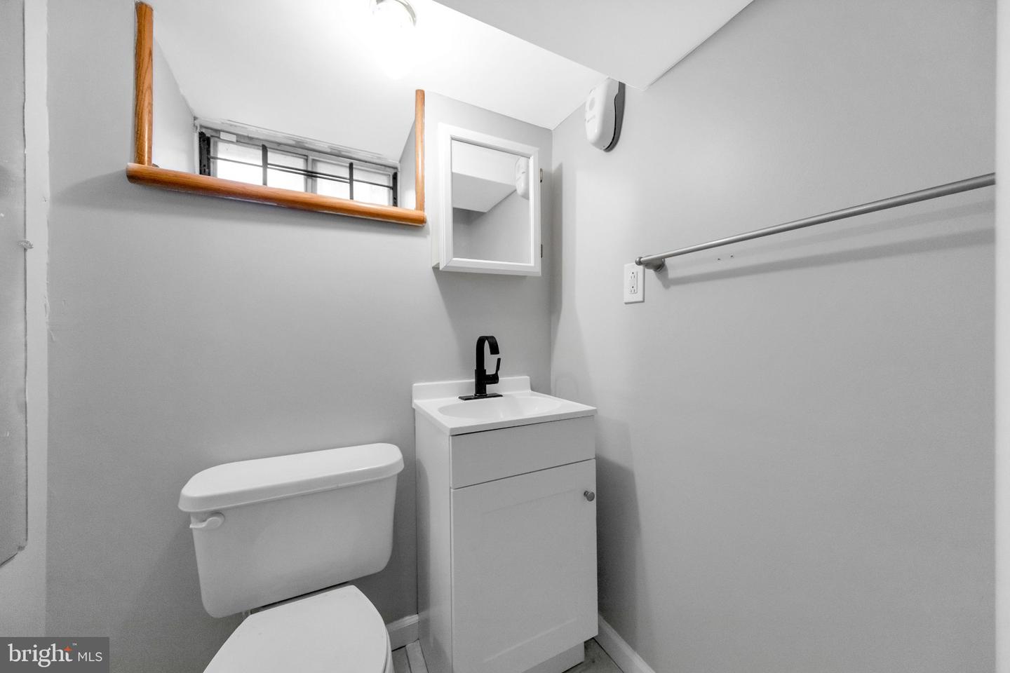 552 Larchwood Ave Property Photo 8