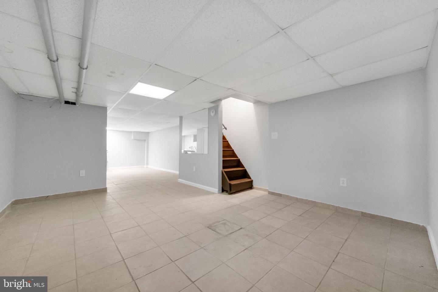552 Larchwood Ave Property Photo 11