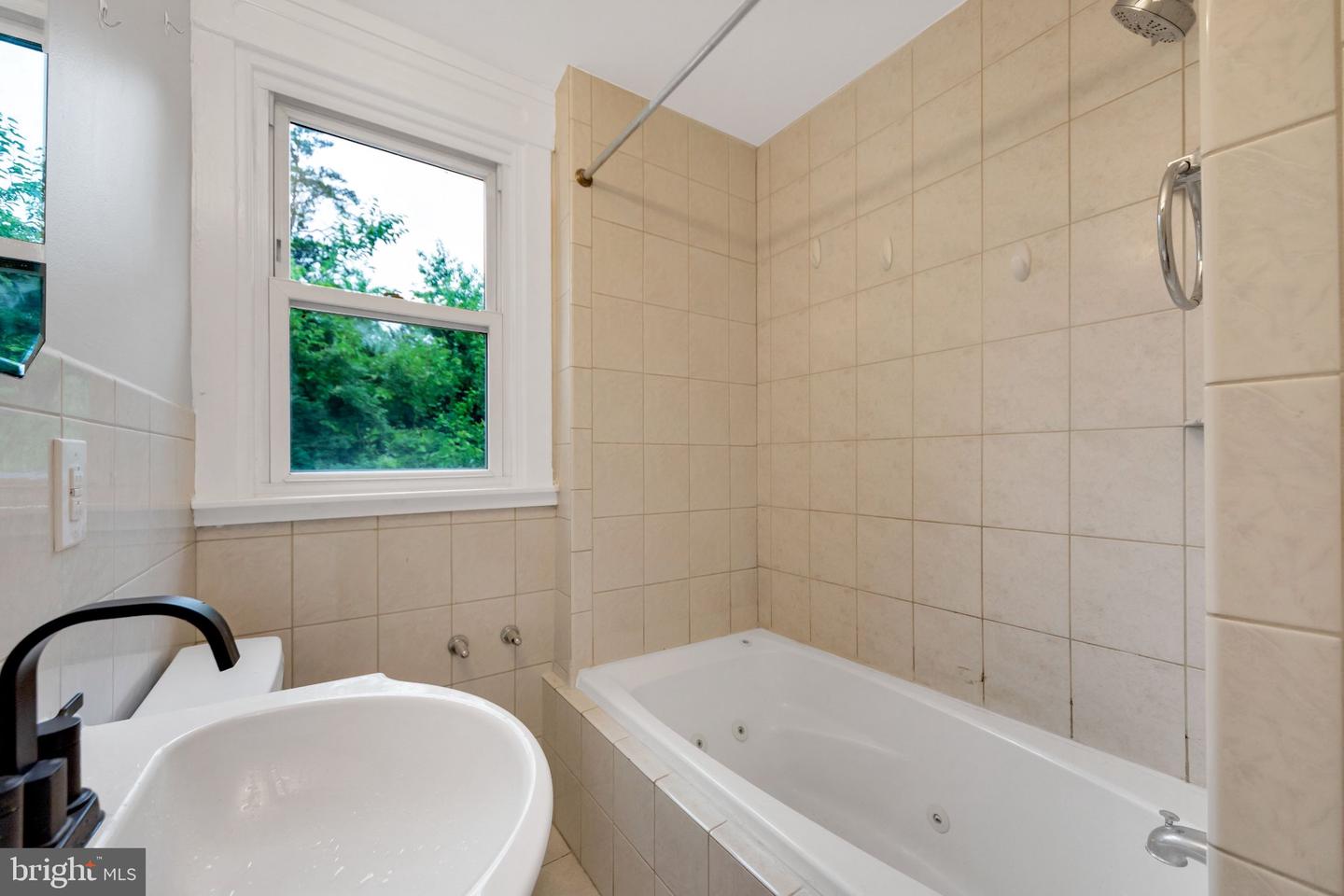 552 Larchwood Ave Property Photo 15