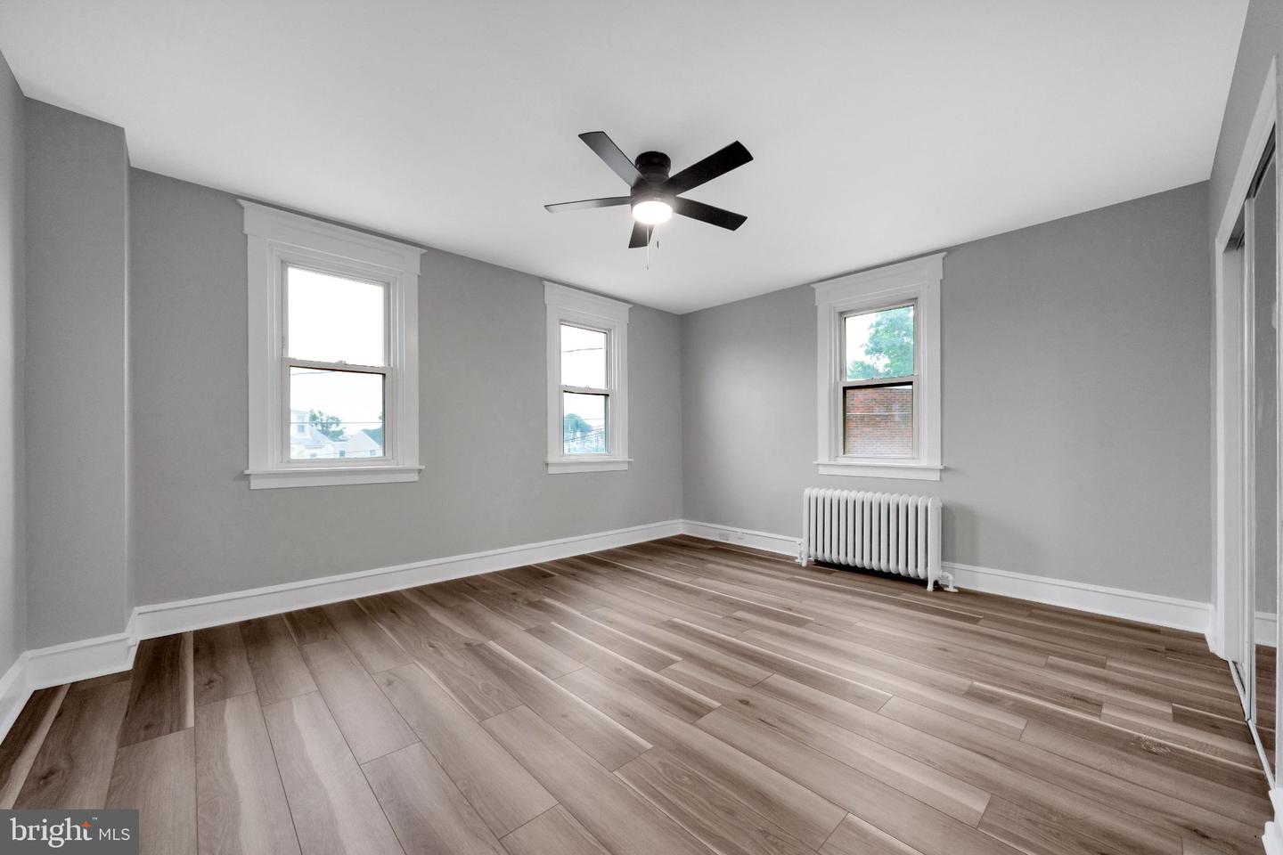 552 Larchwood Ave Property Photo 19