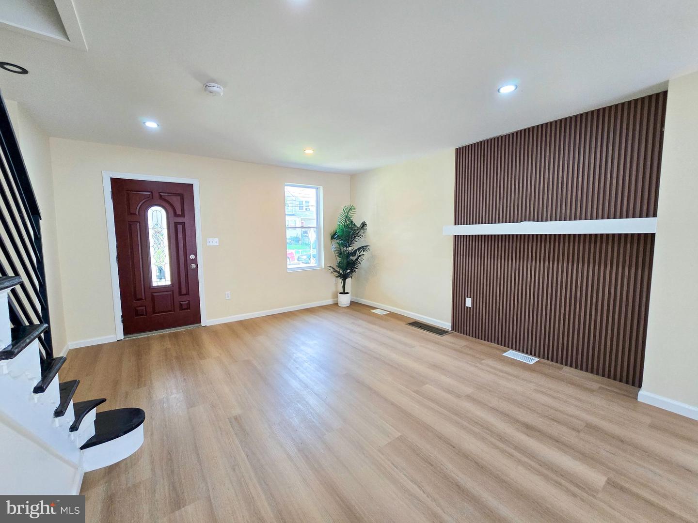 7108 Clover Ln Property Photo 3