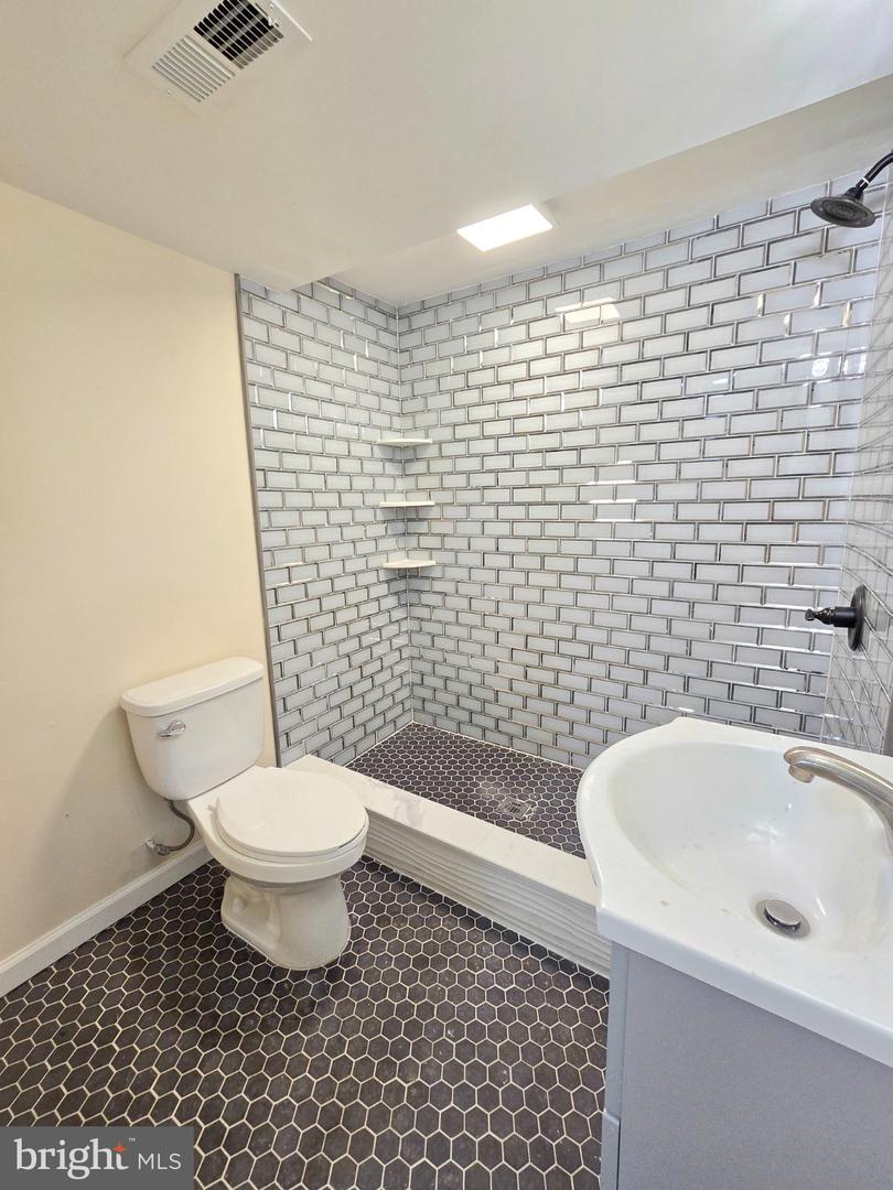 7108 Clover Ln Property Photo 21