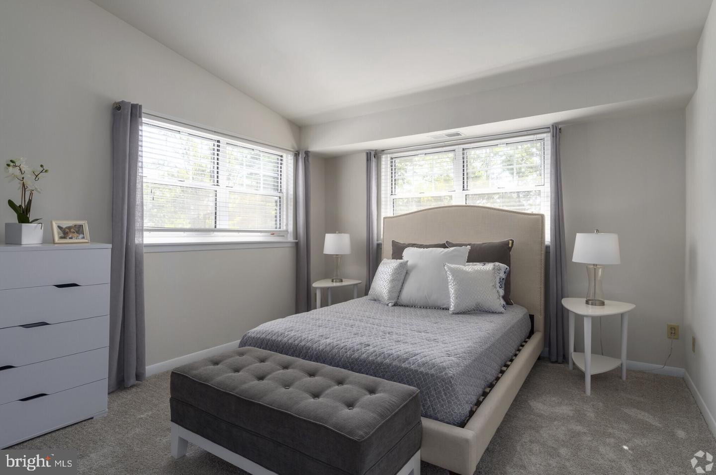 284 Iven Ave #270-2a Property Photo 2