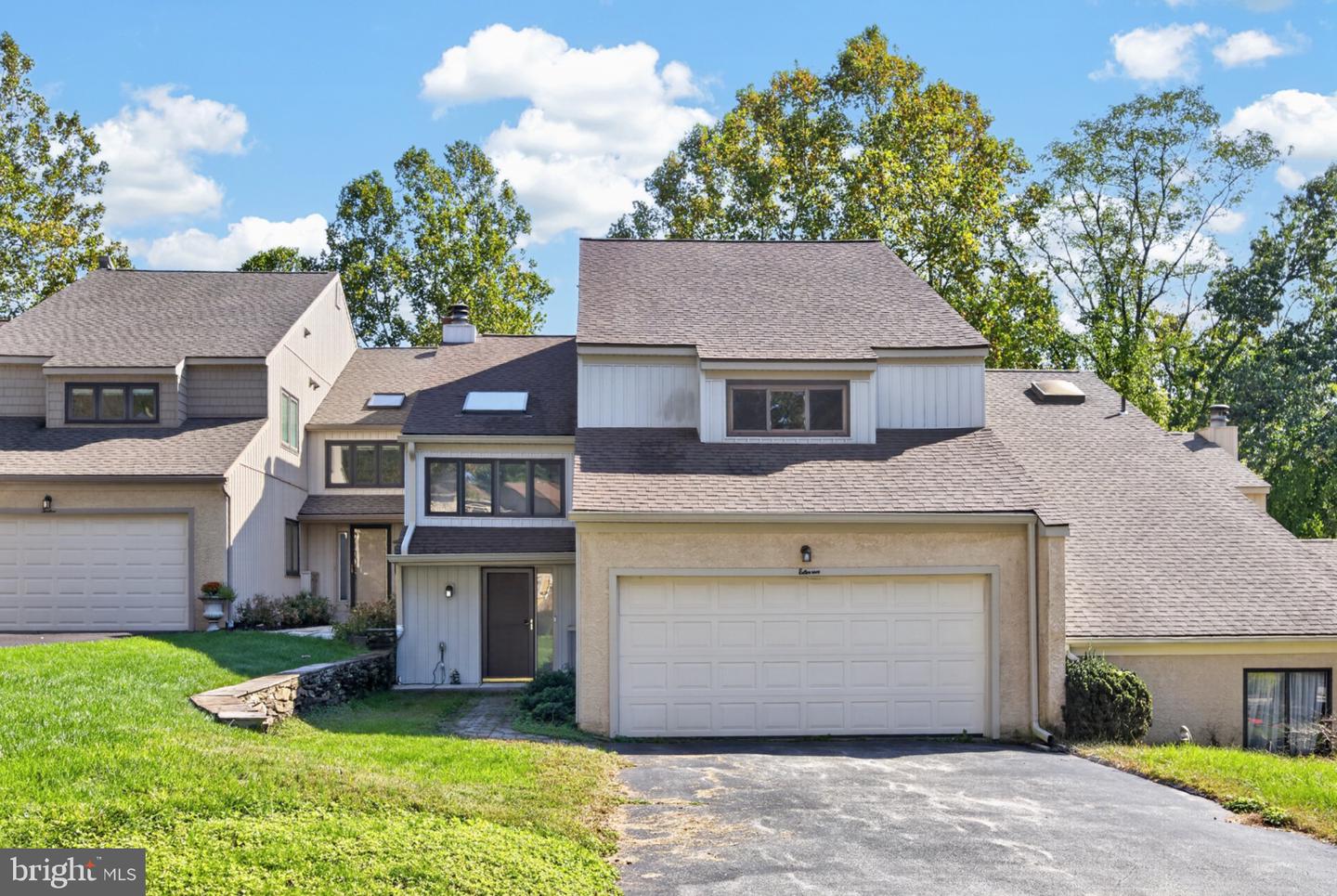 11 KINCAID CT Property Photo 1