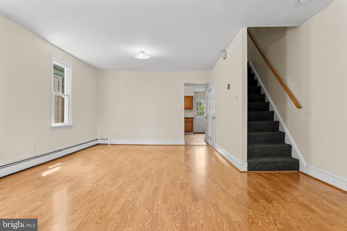 718 E Railroad Ave Property Photo 5