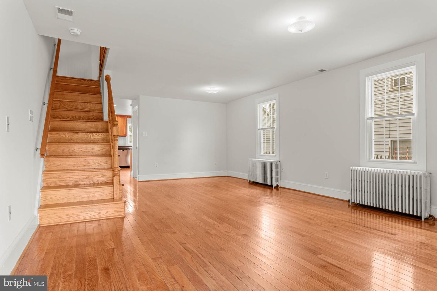 720 E Railroad Property Photo 5