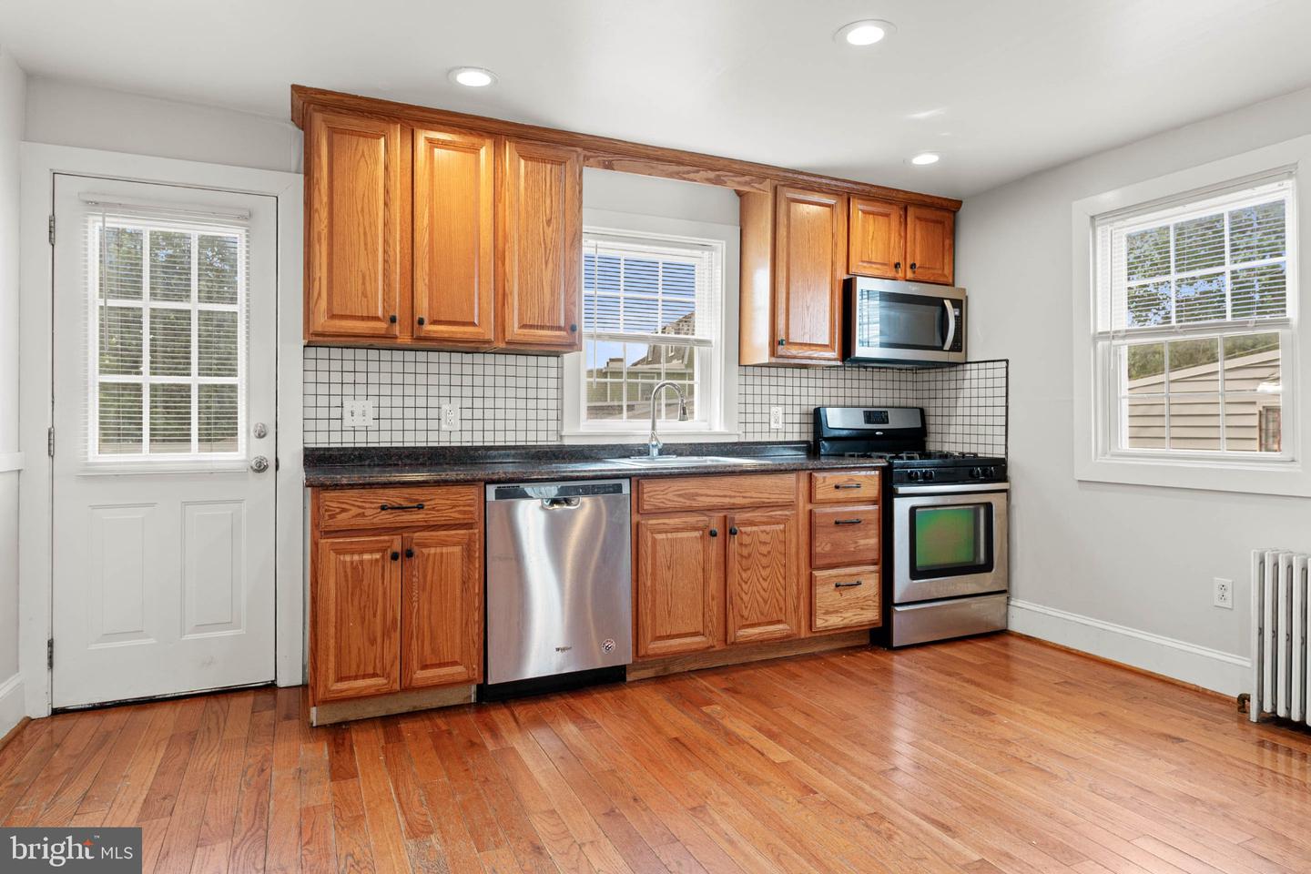 720 E Railroad Property Photo 6