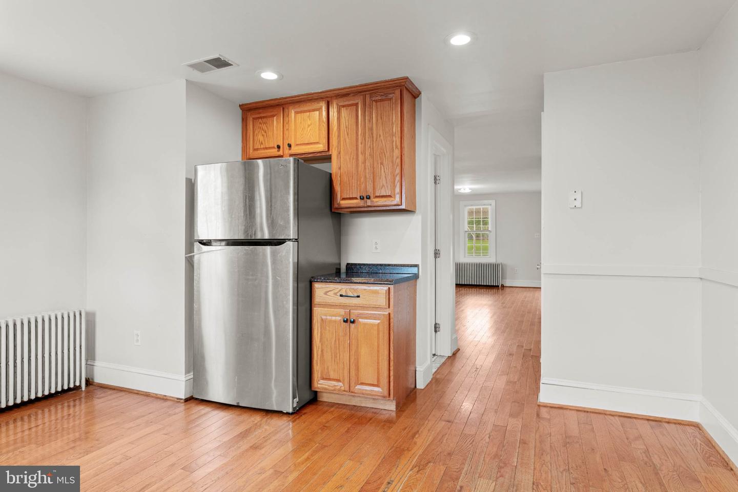 720 E Railroad Property Photo 8