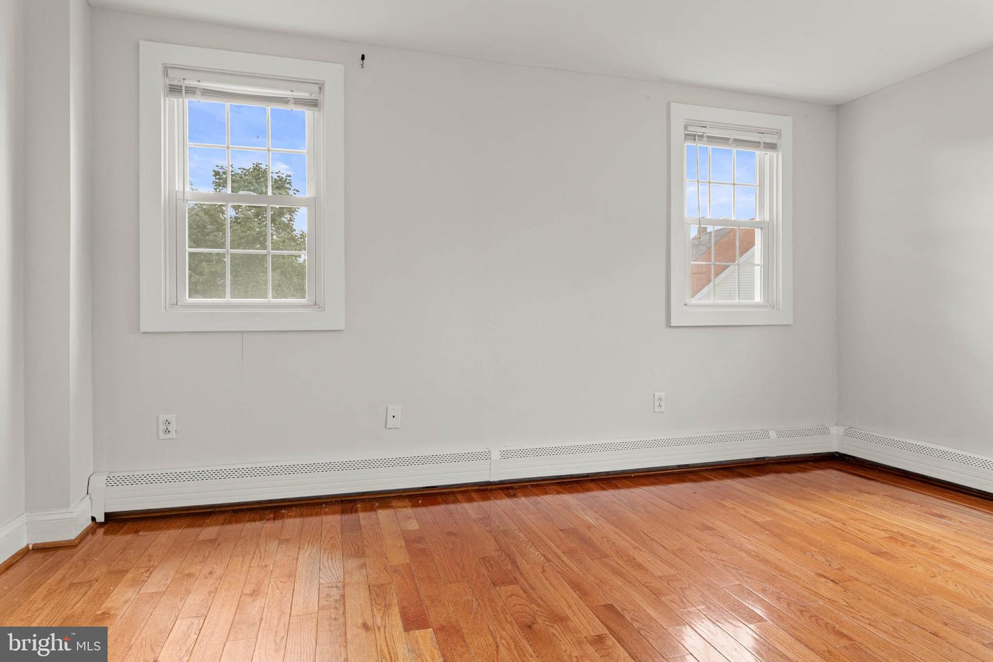 720 E Railroad Property Photo 11