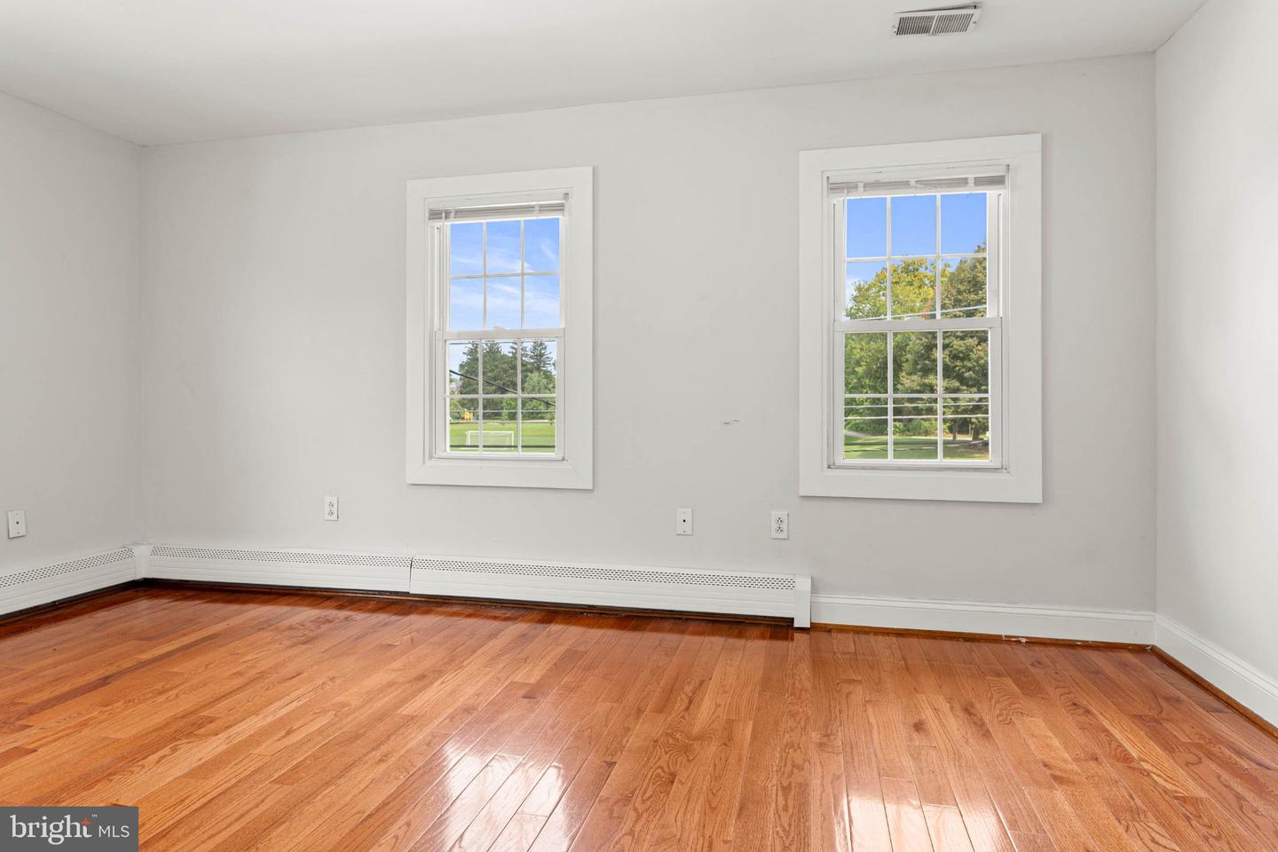 720 E Railroad Property Photo 15