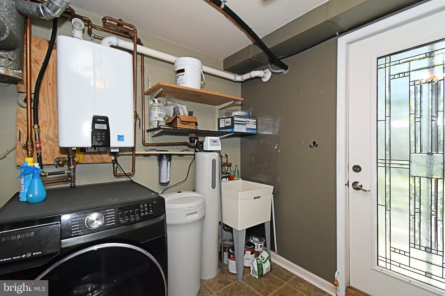 1226 University Ave Property Photo 13