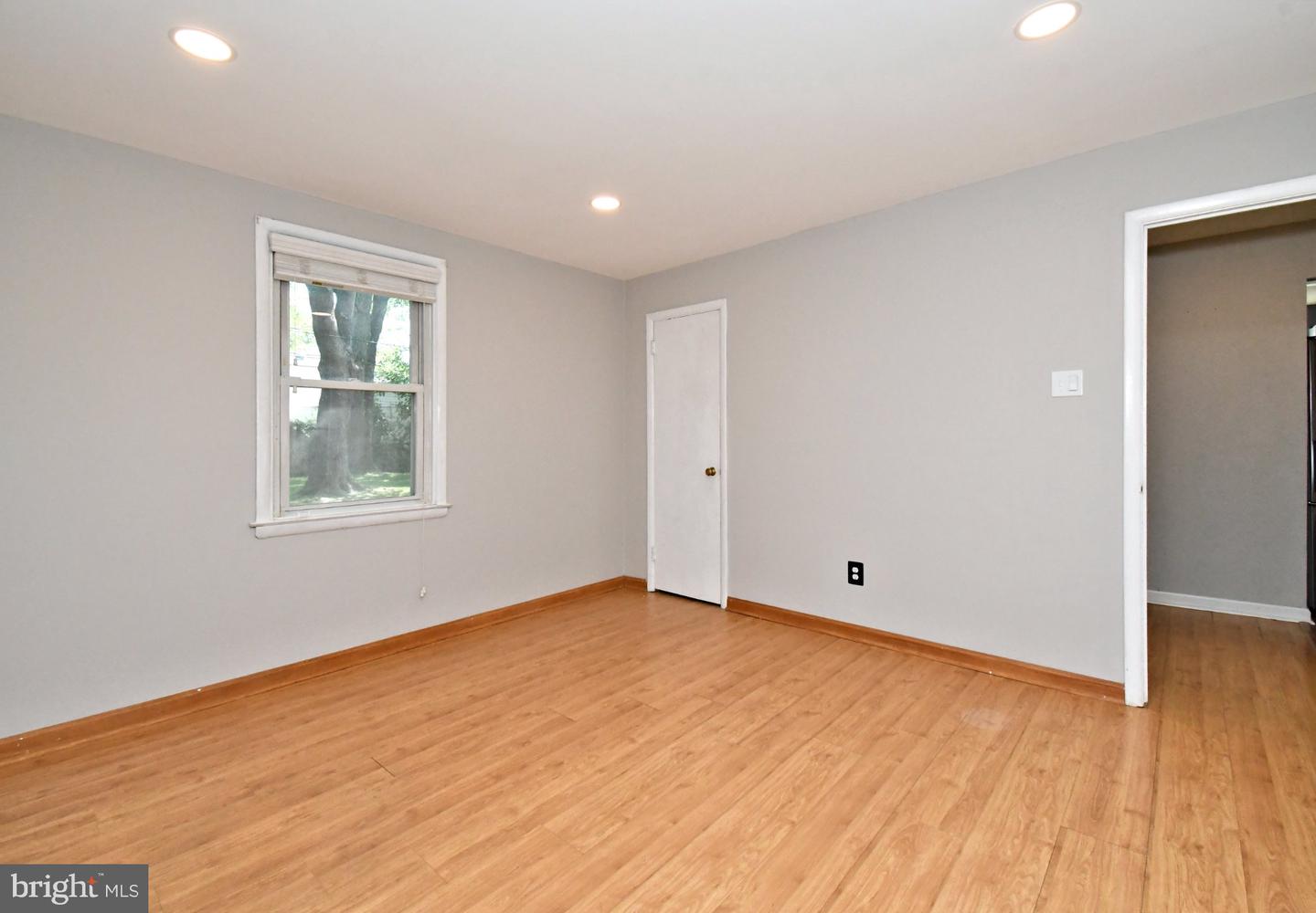 1226 University Ave Property Photo 17