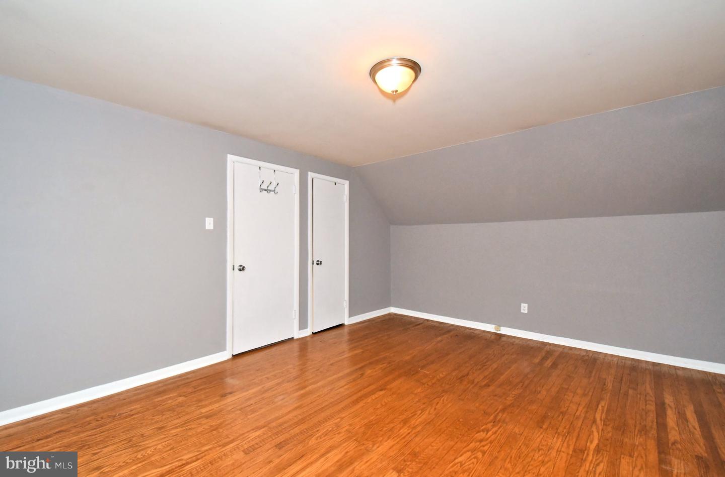 1226 University Ave Property Photo 21