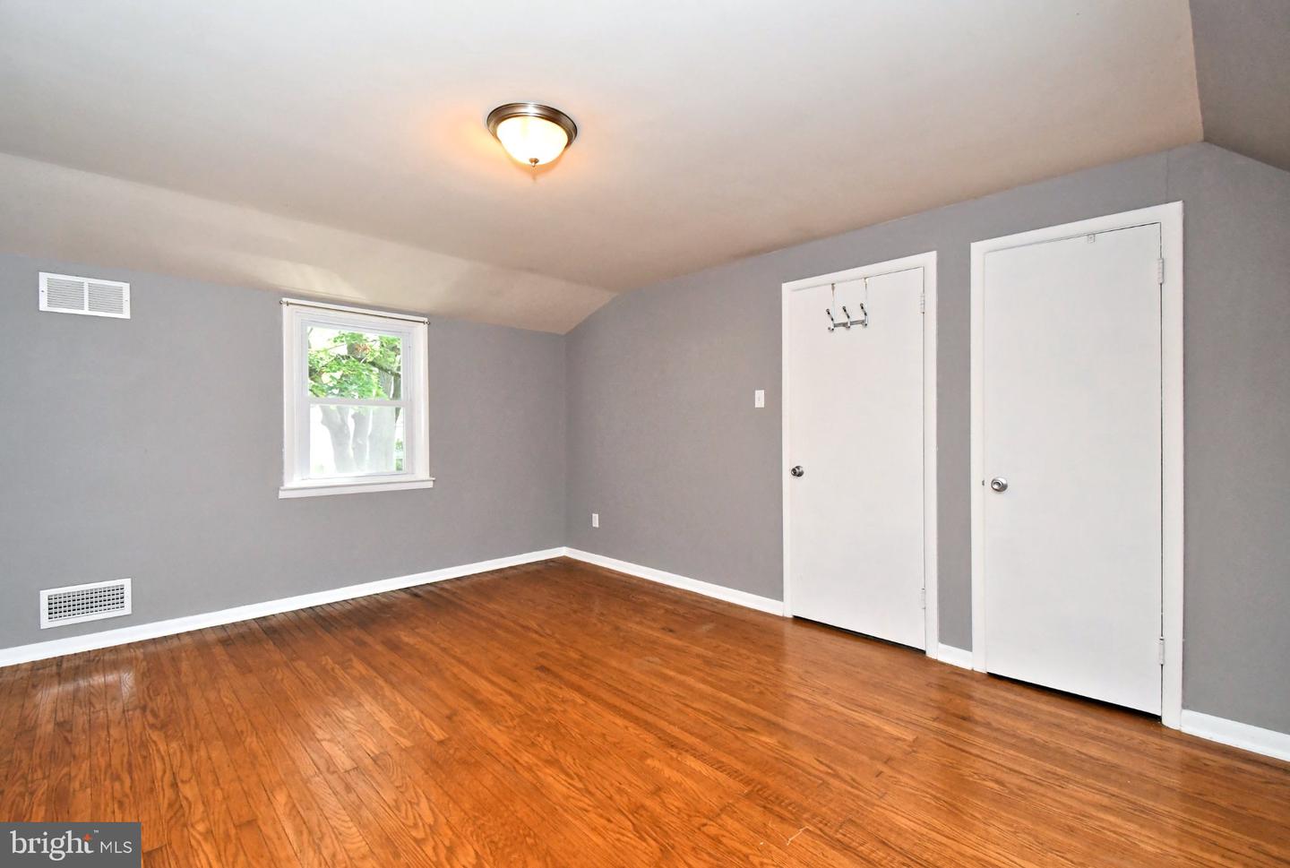 1226 University Ave Property Photo 22