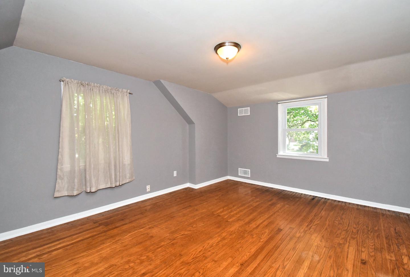 1226 University Ave Property Photo 23