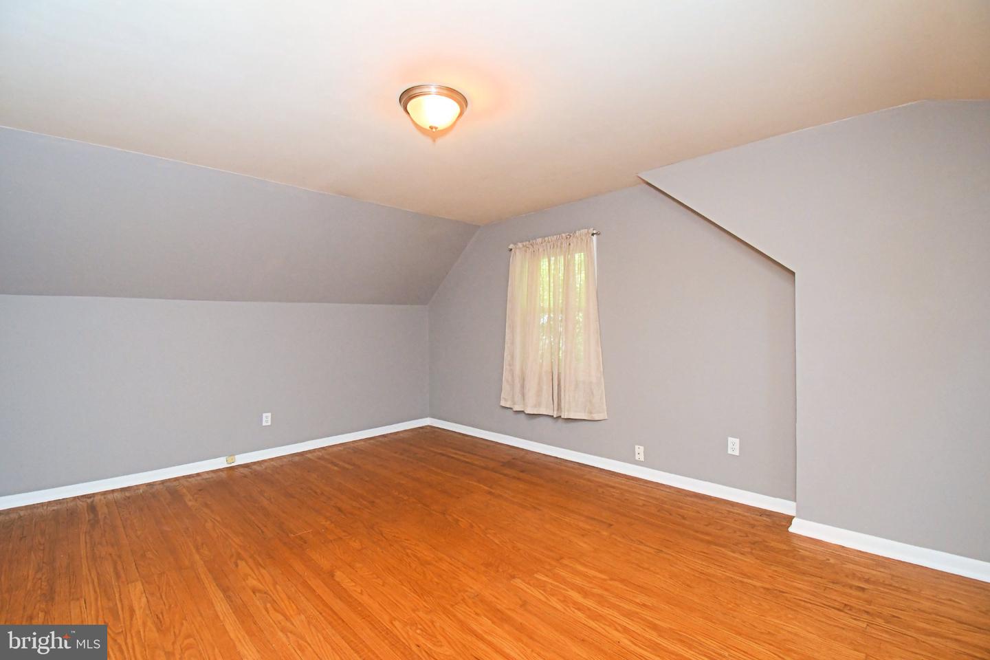 1226 University Ave Property Photo 24