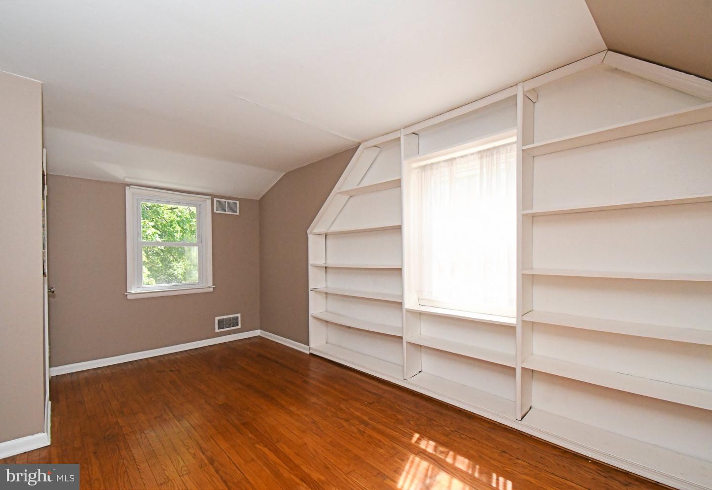 1226 University Ave Property Photo 25