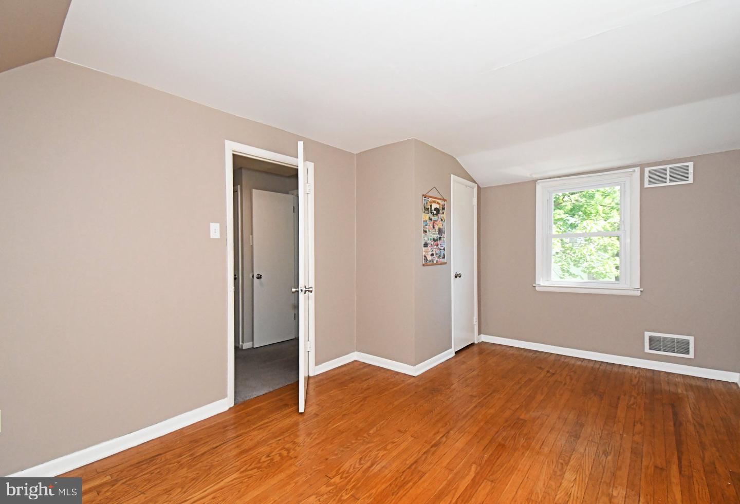 1226 University Ave Property Photo 26