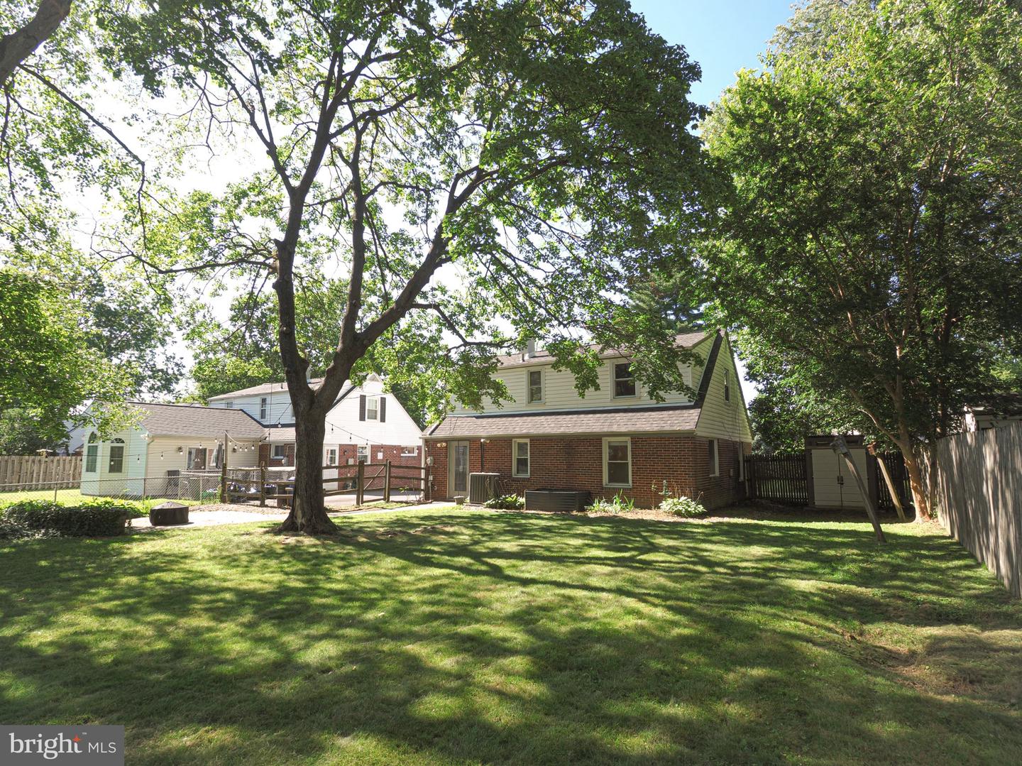 1226 University Ave Property Photo 32