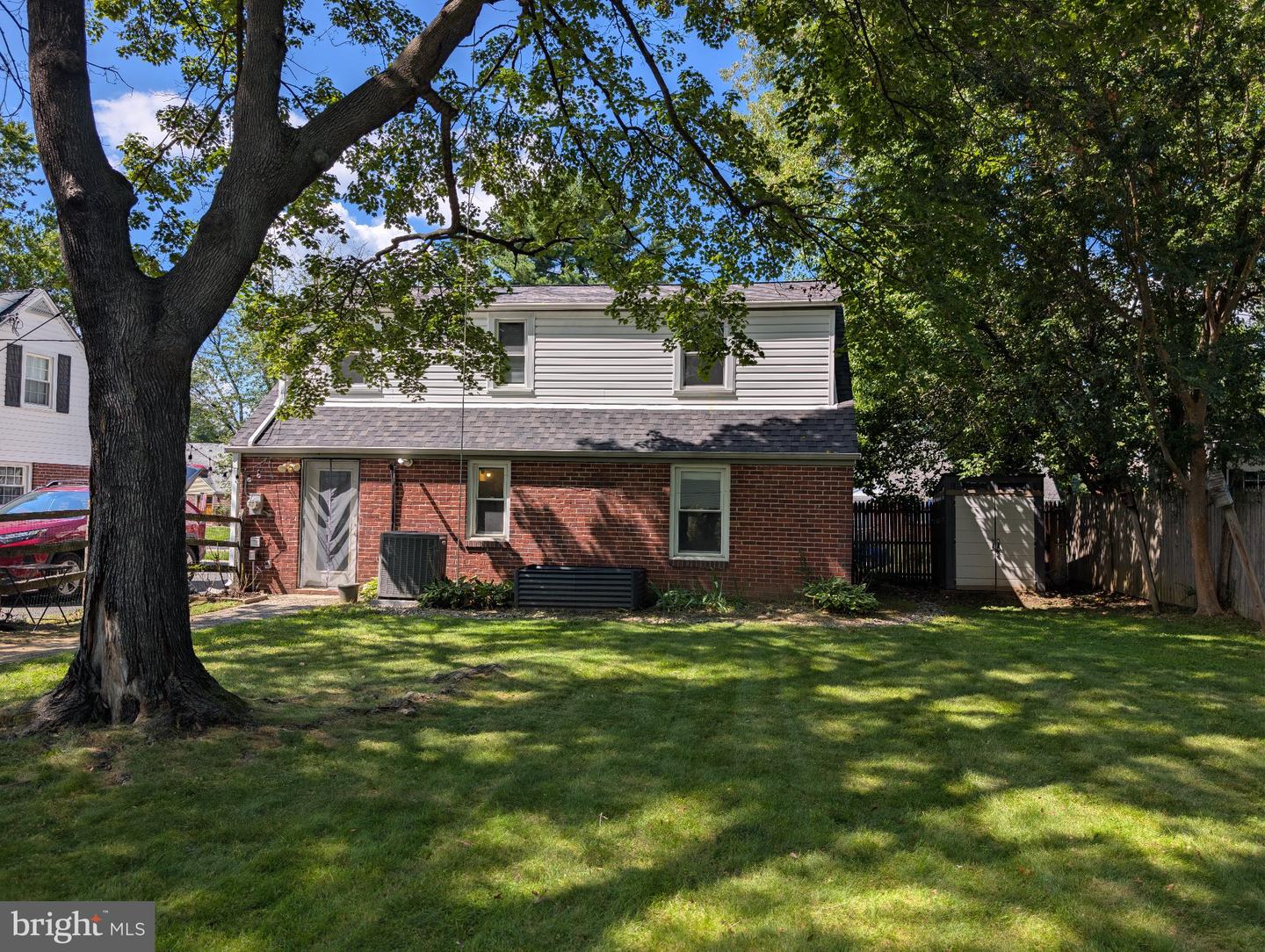 1226 University Ave Property Photo 33
