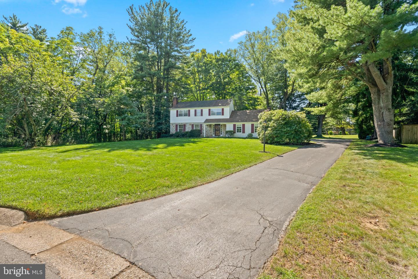 660 Radnor Valley Dr Property Photo 2