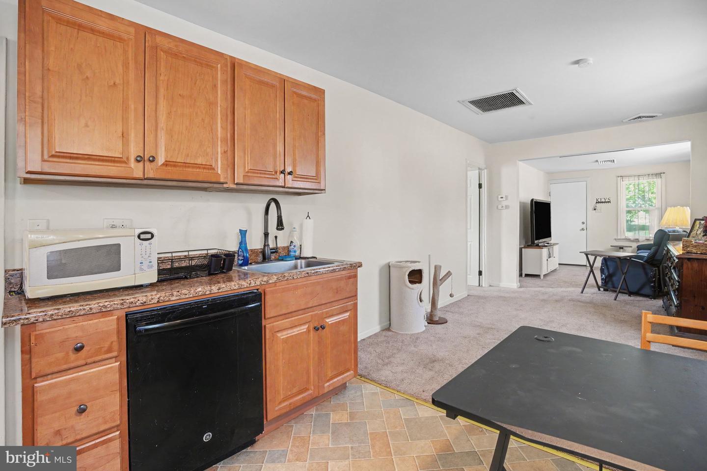 935 Hillside Ave Property Photo 7