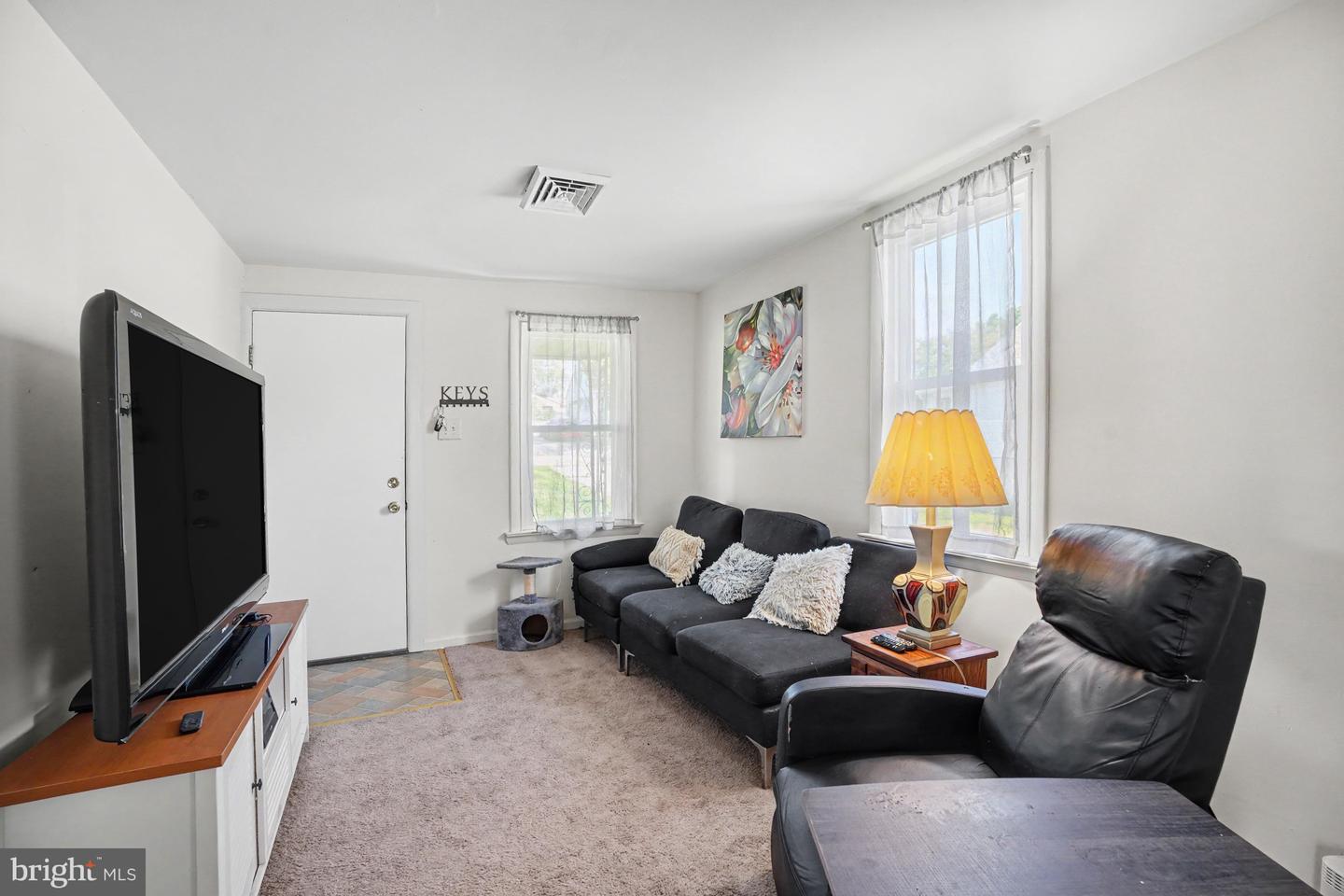 935 Hillside Ave Property Photo 12