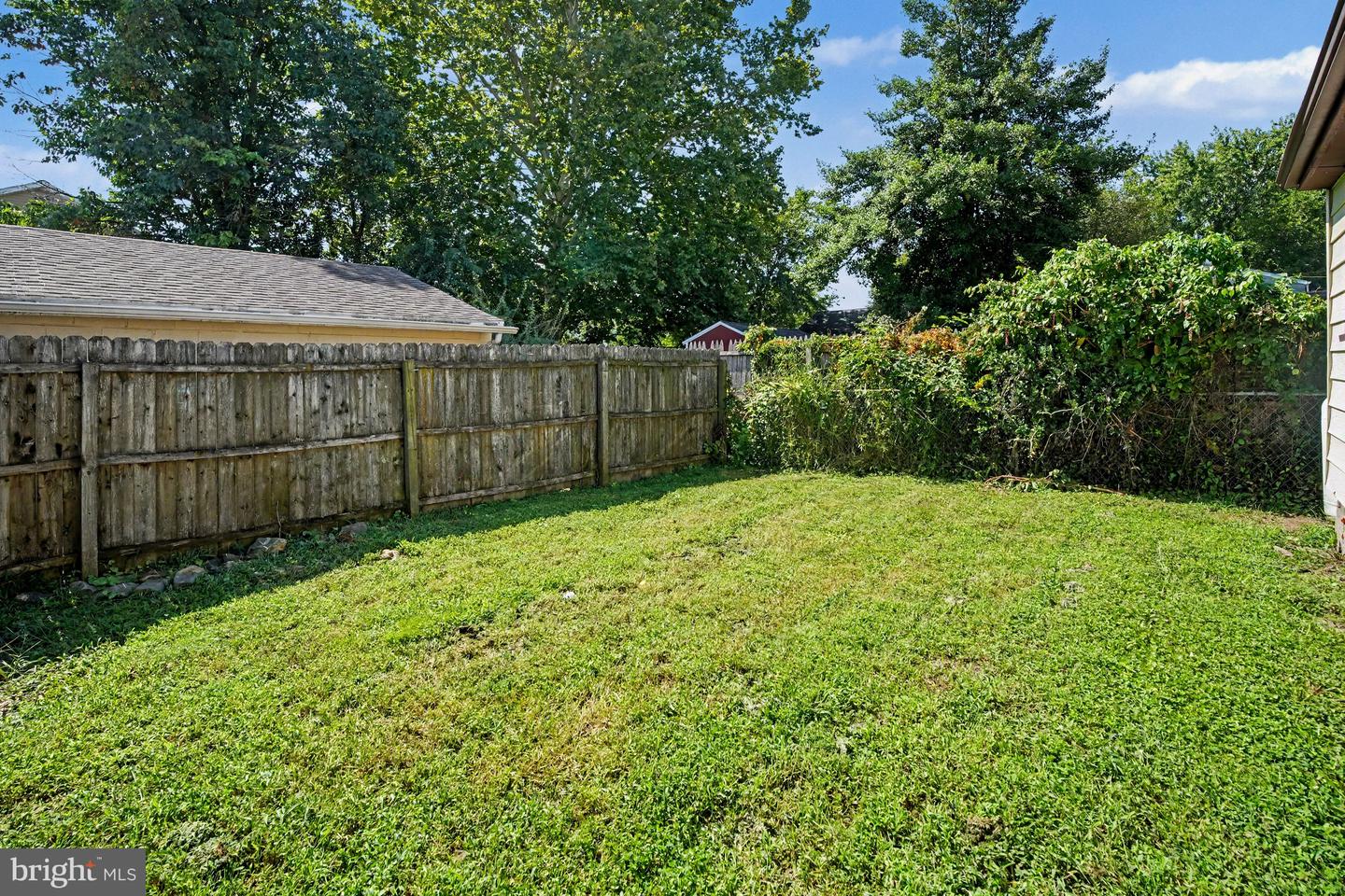935 Hillside Ave Property Photo 25